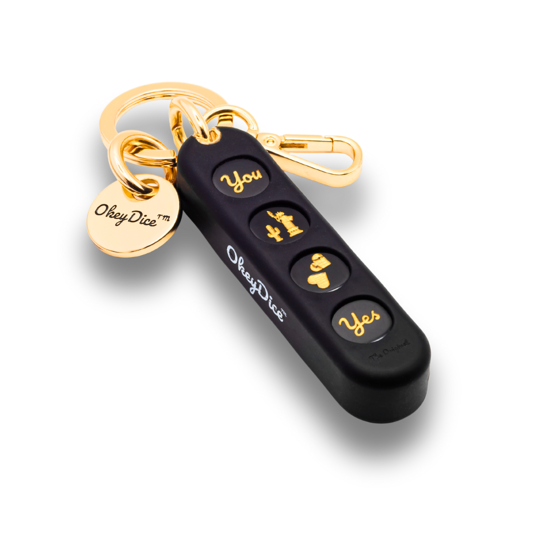 Porte-clé OkeyDice Onyx Black — 4 dés décisionnels, silicone soft-touch et finitions dorées